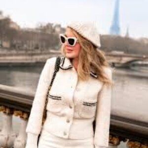 Meet your Posher, Roman